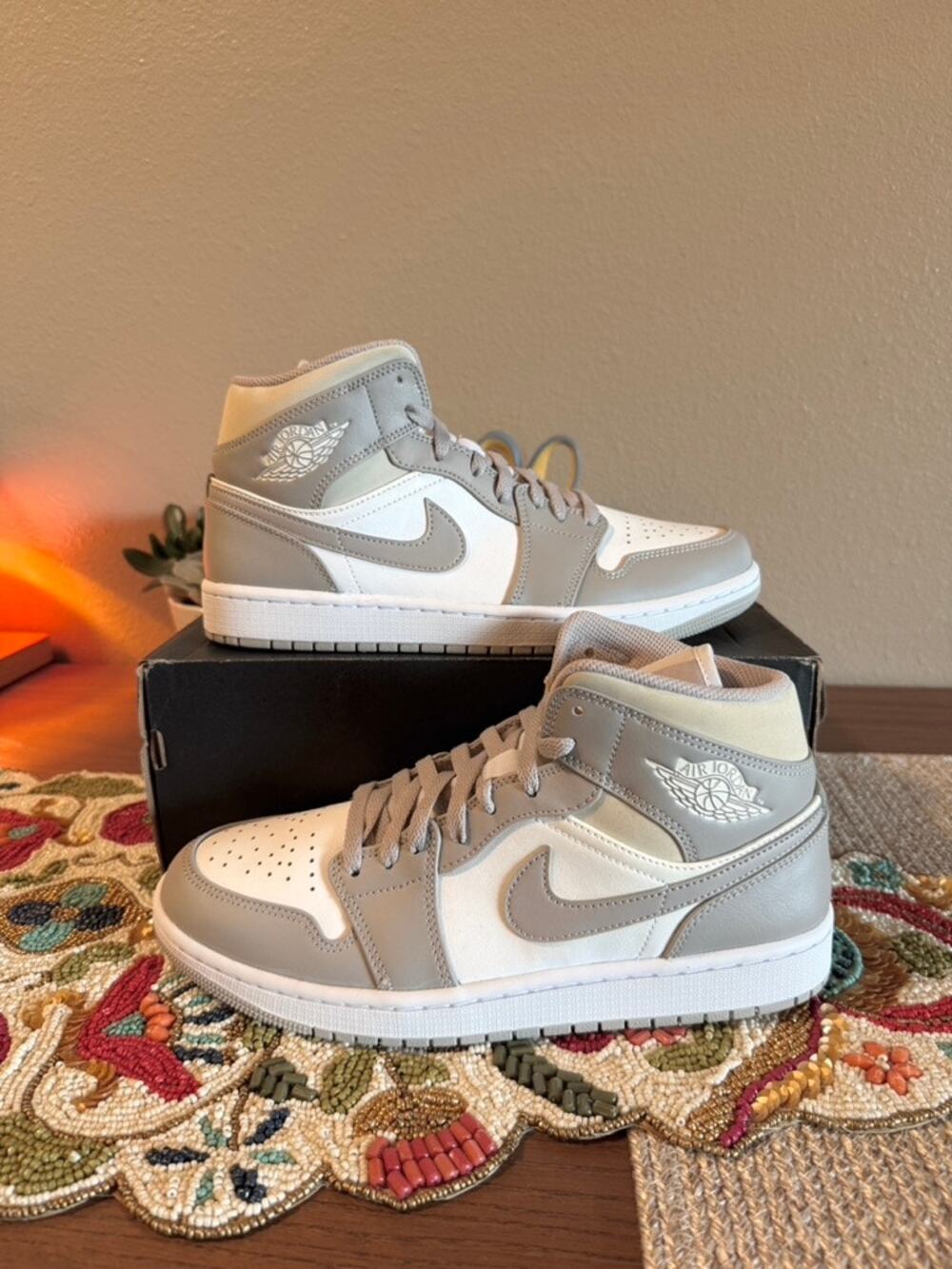 Jordan 1 Mid Linen College Grey Light Bone White Hemp Sail Pale Ivory 554724 082
